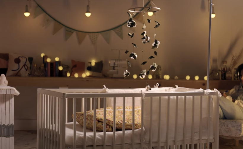 Mobile Fleuri en feutrine pour la chambre de bébé